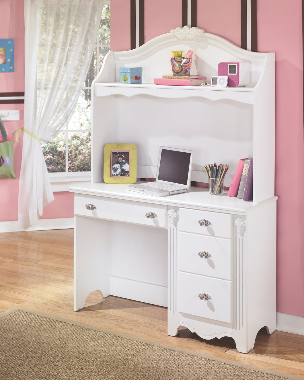 Exquisite Signature Design by Ashley Desk