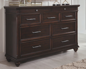 Brynhurst Signature Design by Ashley Dresser