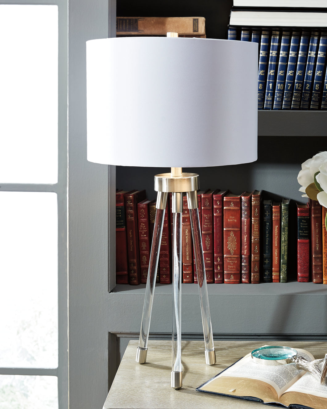 Idalia Signature Design by Ashley Table Lamp